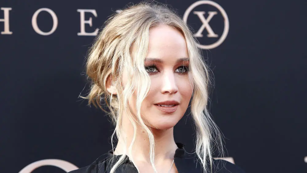 Jennifer Lawrence e altre star boicottano Facebook e Instagram