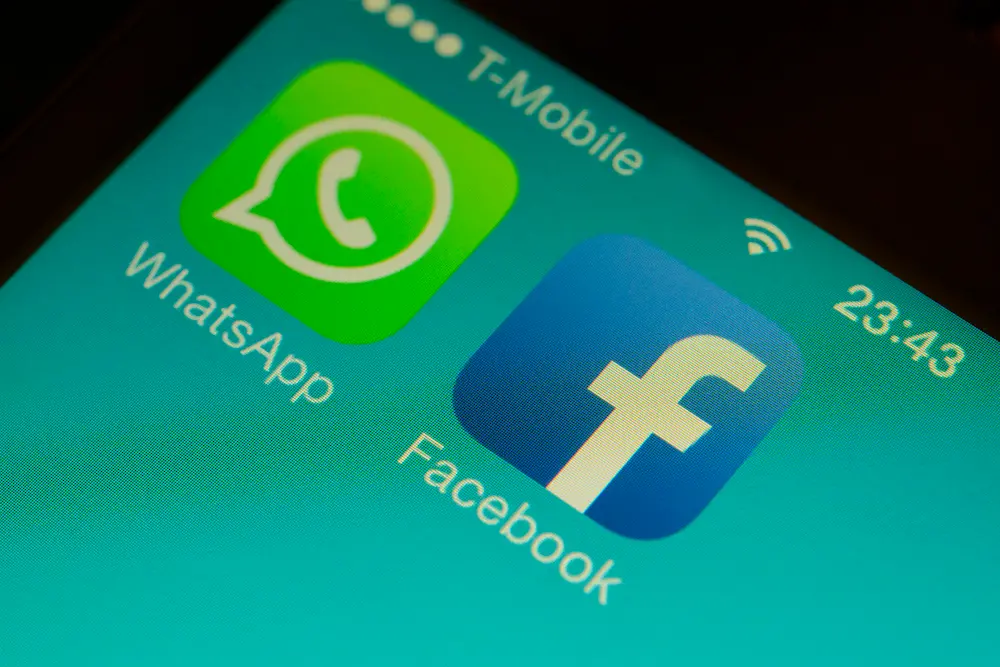 WhatsApp prepara la svolta social?