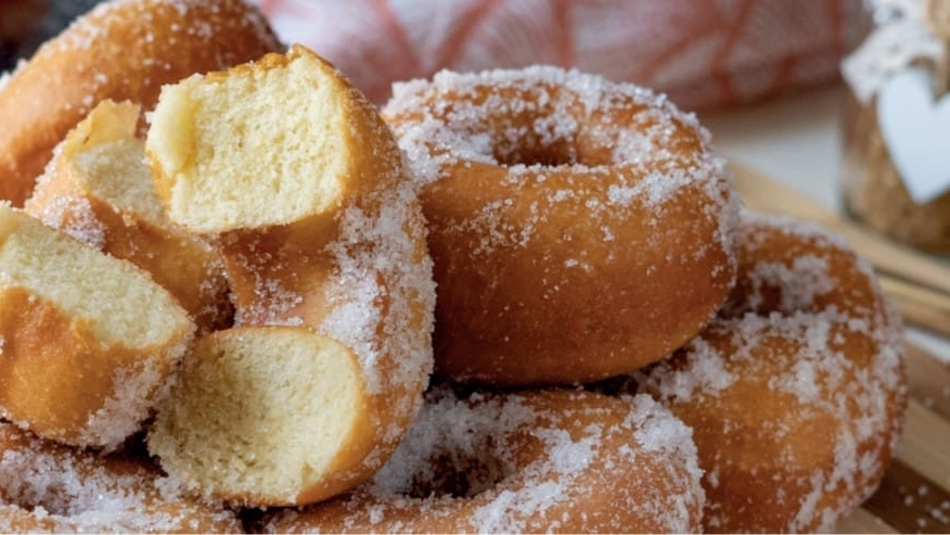 Frati Fritti: le ciambelle sarde fritte in olio bollente