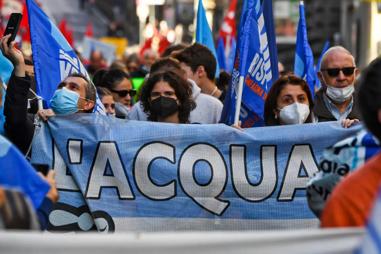 Napoli, acqua pubblica: comitati in piazza contro la privatizzazione