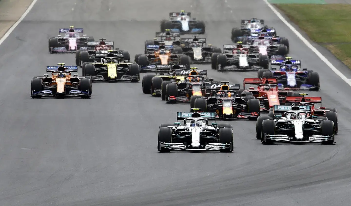 F1 Gp Silverstone 2019, trionfa Hamilton davanti a Bottas. Terzo Leclerc, pasticcio Vettel