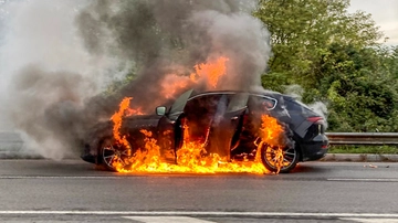 Auto esplosa su tangenziale Napoli era prototipo, Cnr avvia indagine interna