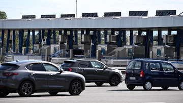 Il caro-carburanti pesa sul controesodo: un salasso dall’auto all’aereo e alla nave