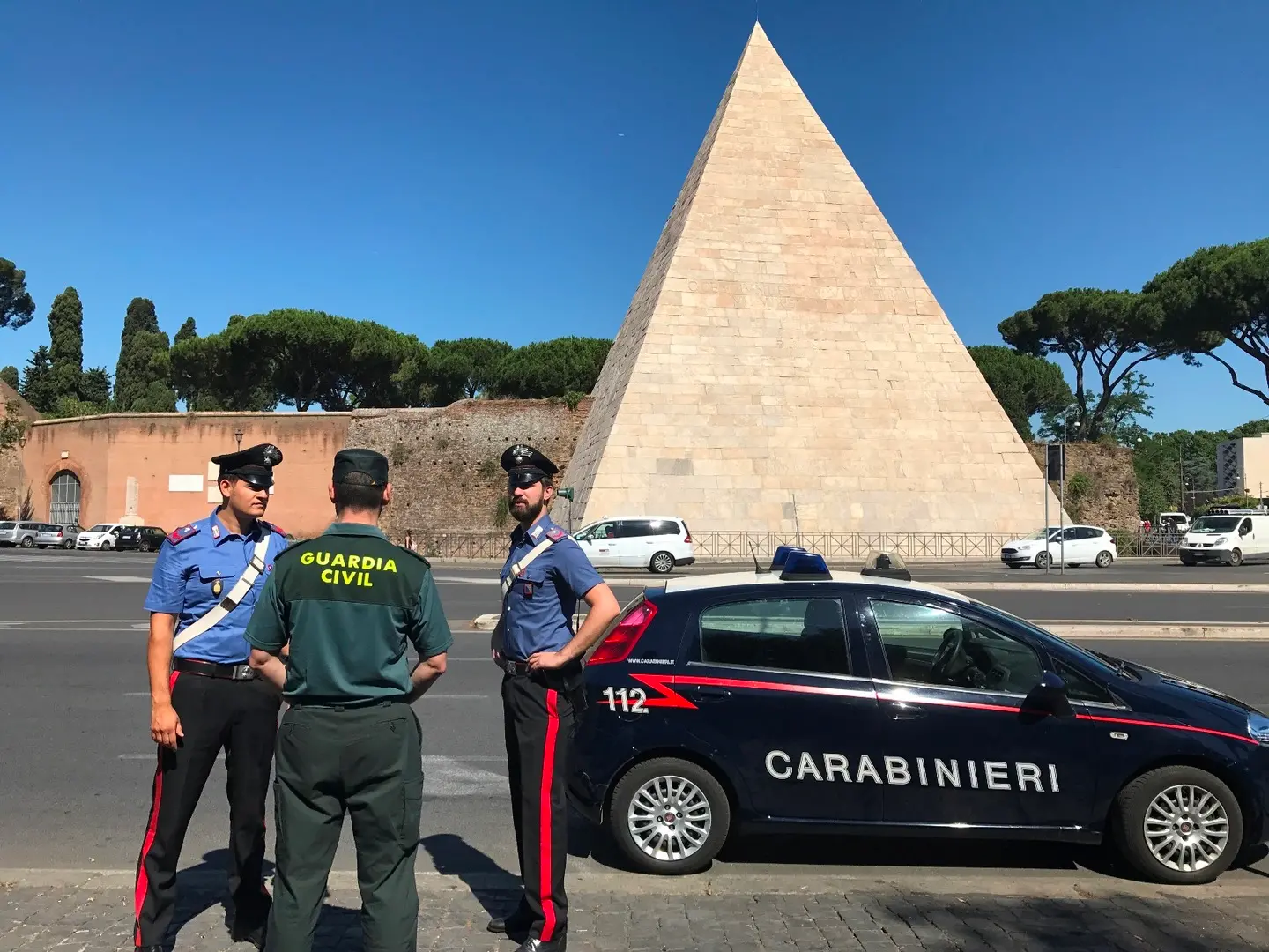 Roma, turismo e sicurezza: al via le pattuglie Carabinieri e Guardia Civil