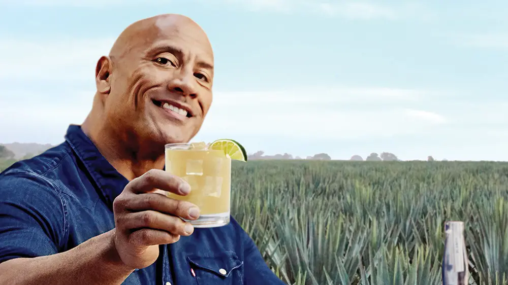 Dwayne 'The Rock' Johnson offre il guacamole per il suo compleanno