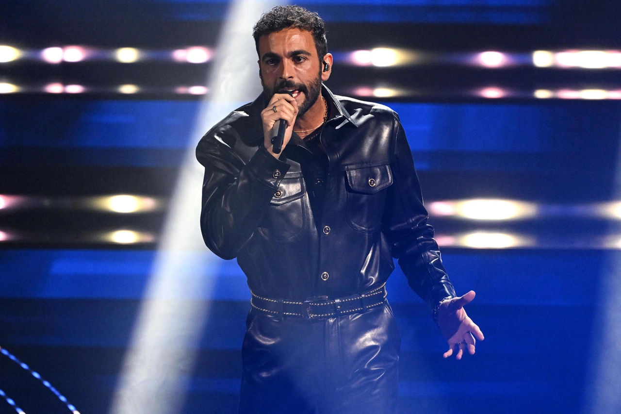 Marco Mengoni a Sanremo (Ansa)