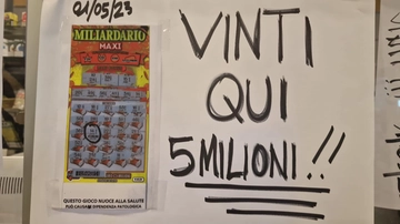 Gratta e Vinci a Roma, coppia di anziani vince 5 milioni di euro