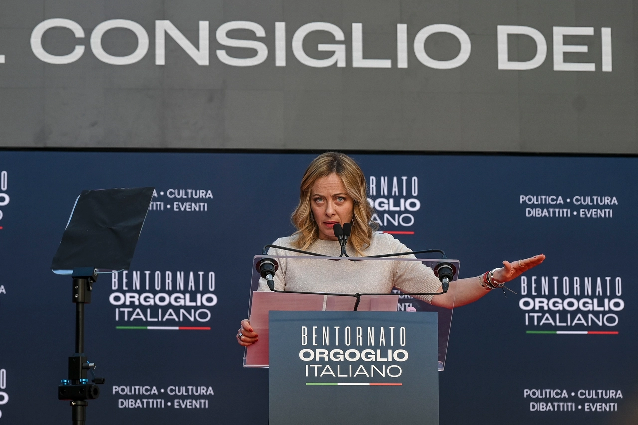 La presidente del Consiglio Giorgia Meloni dal palco di Atreju