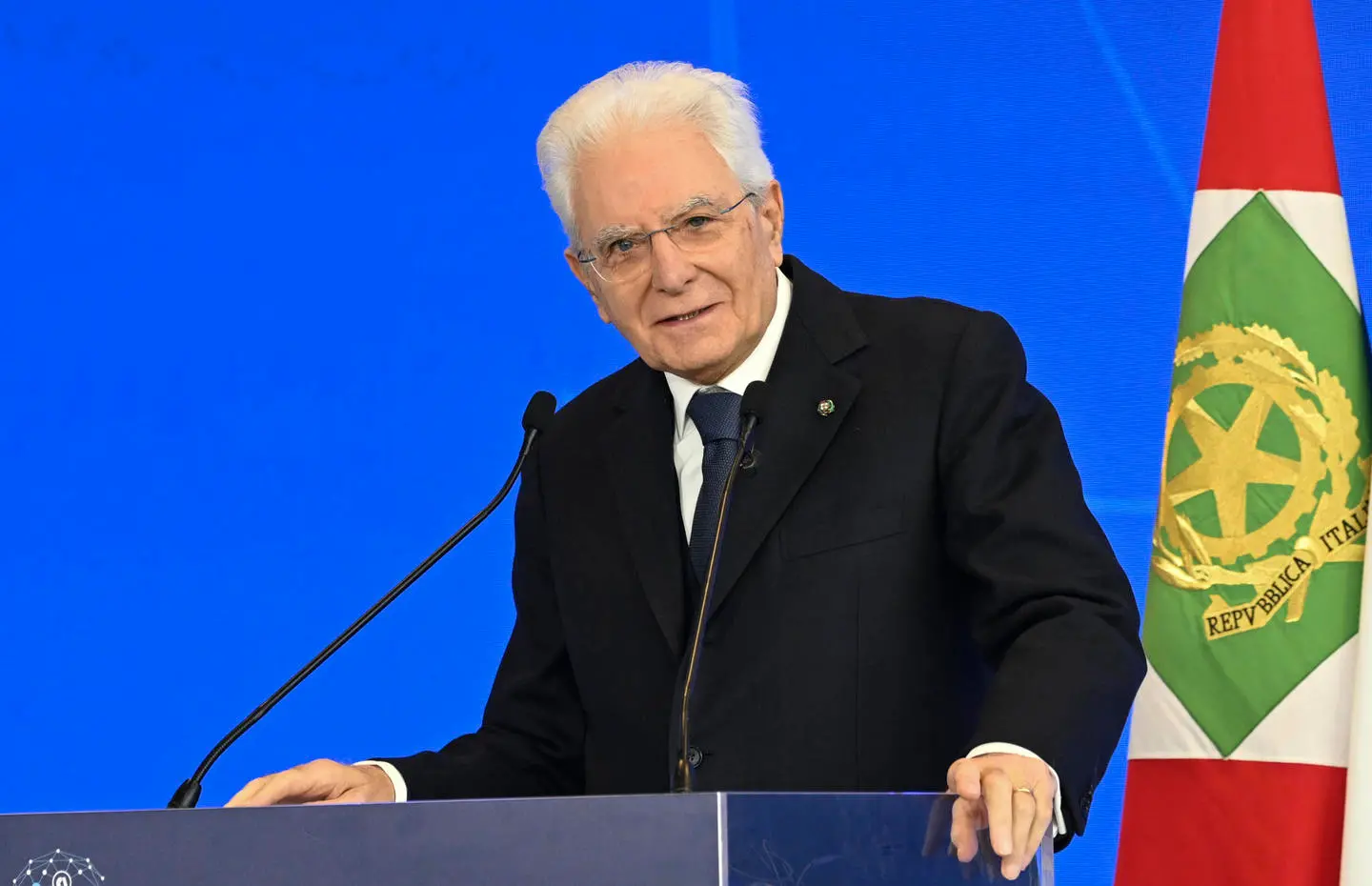 Sergio Mattarella è ancora positivo al Covid. Annullata cerimonia auguri di Natale