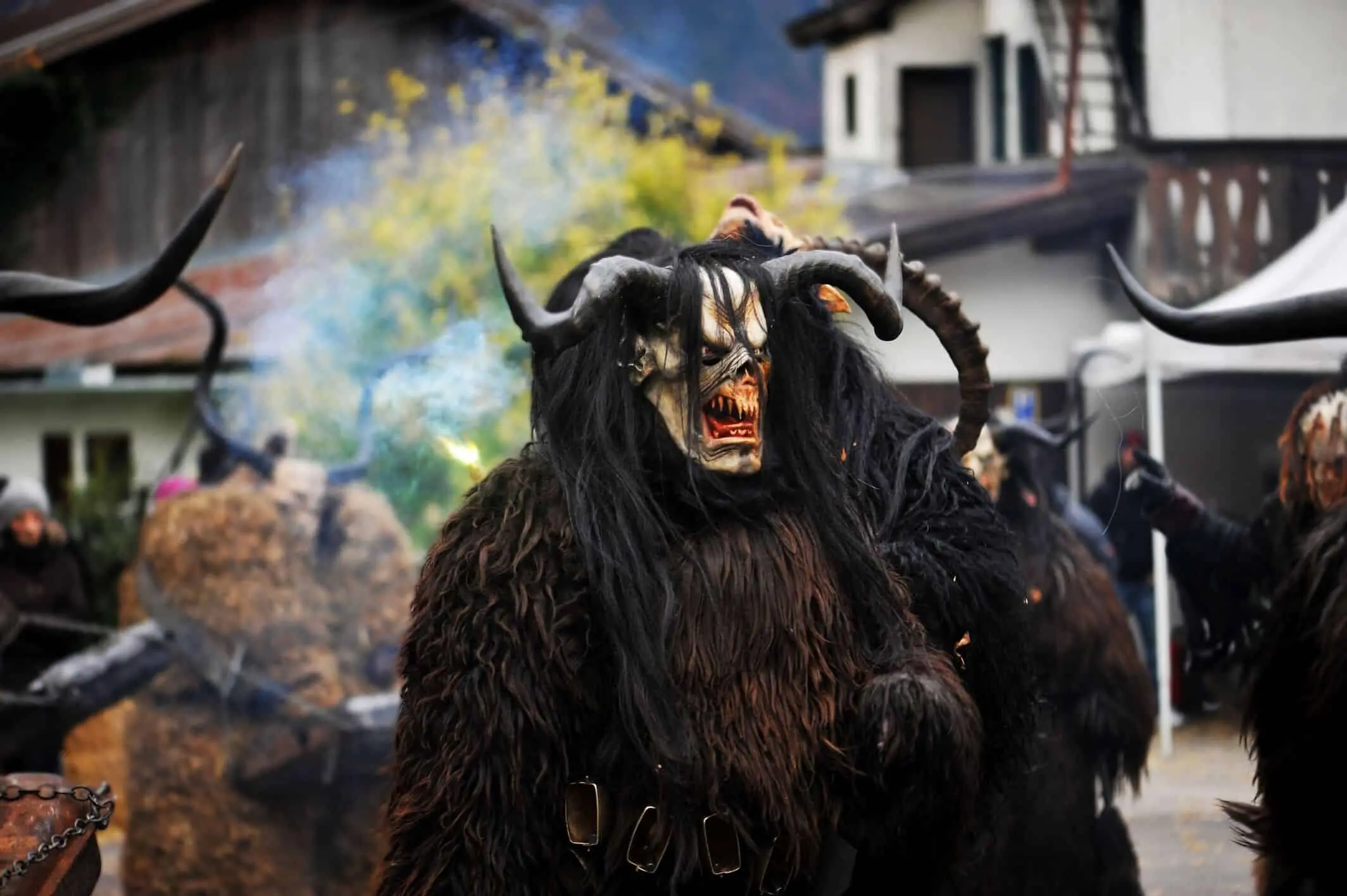 In Tirolo arriva il Krampus, il demone che scende in città a caccia di bambini cattivi