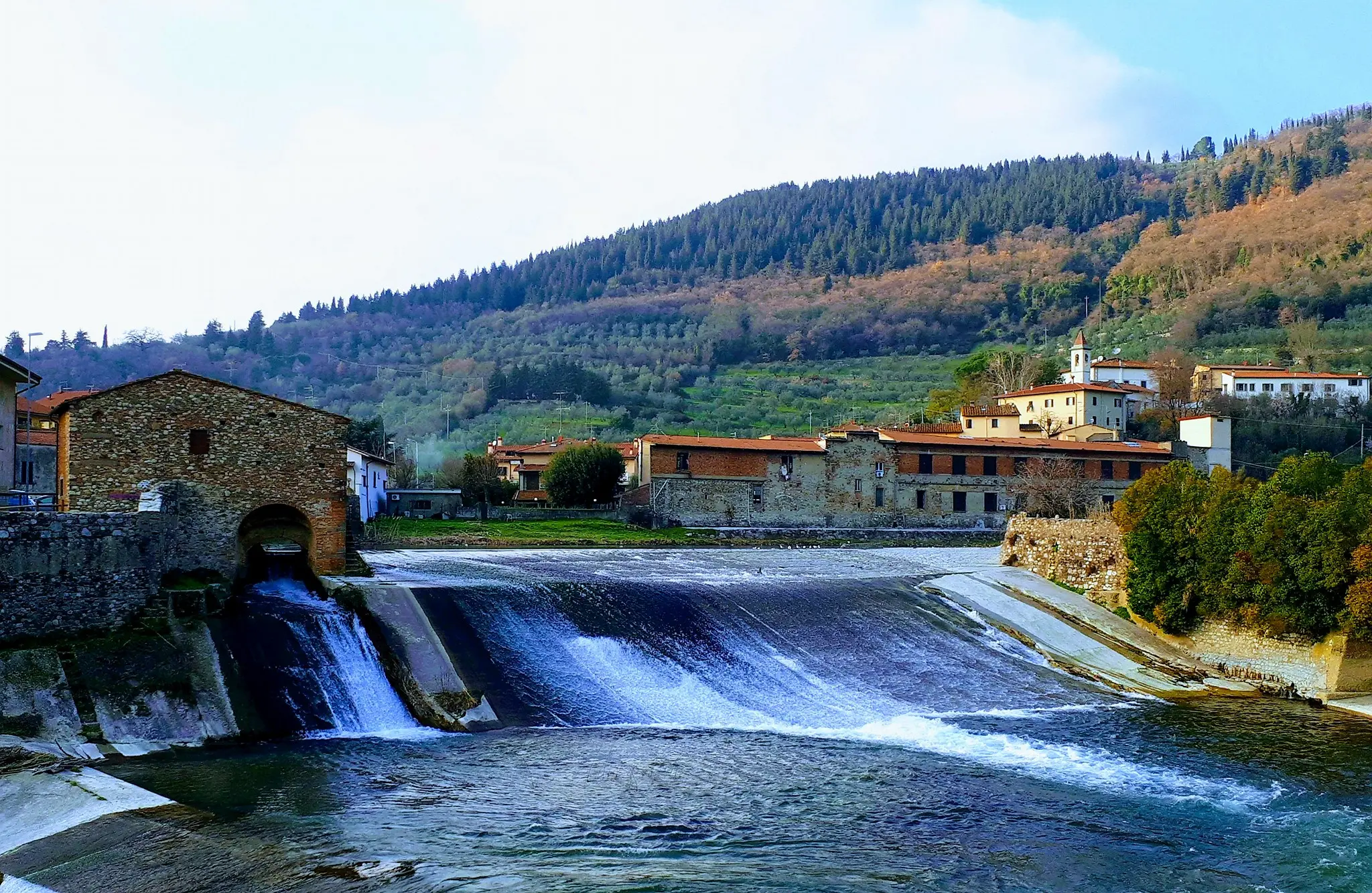 Prato, la capitale del tessile: archeologia industriale tra fabbriche e musei