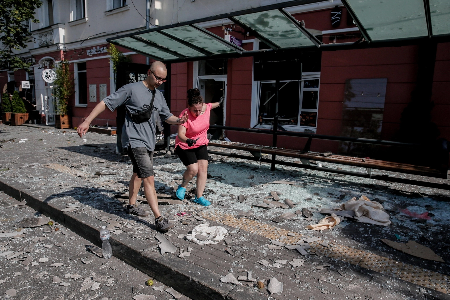 Chernihiv, bombe sul teatro: strage di civili (Ansa)