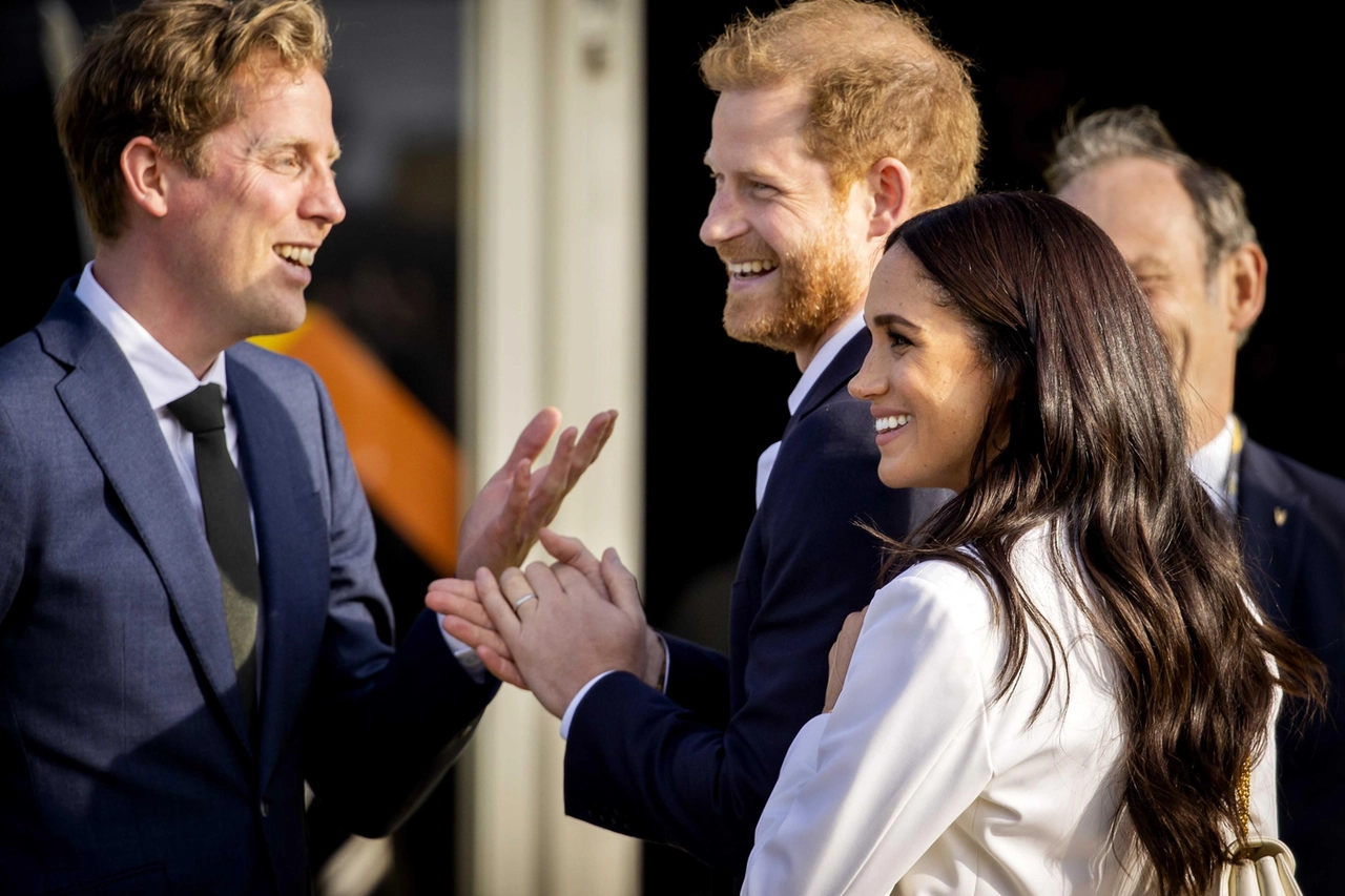 Il principe Harry e la moglie Meghan Markle (Ansa)