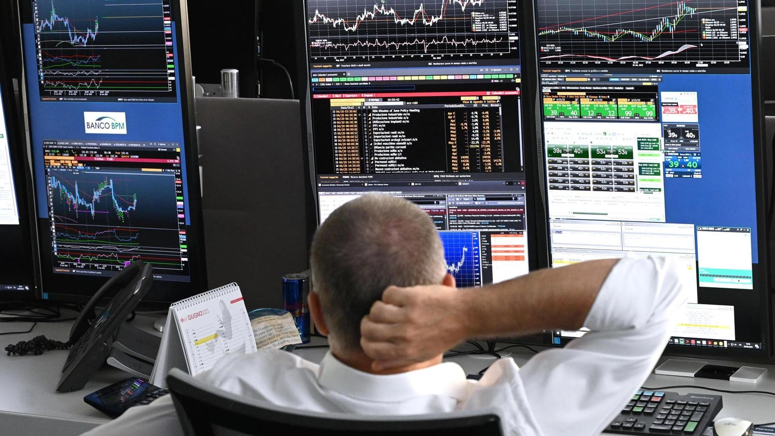 Borsa: l'Europa positiva dopo Wall Street, Milano +0,8%