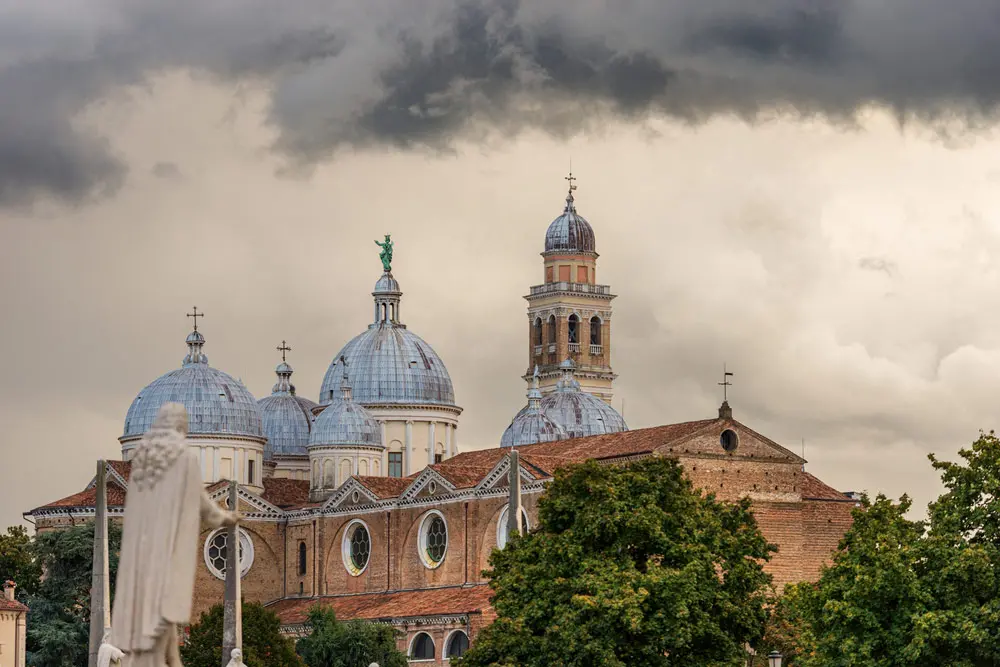 Previsioni meteo: venerdì cambiamenti in vista, dal weekend riecco il freddo