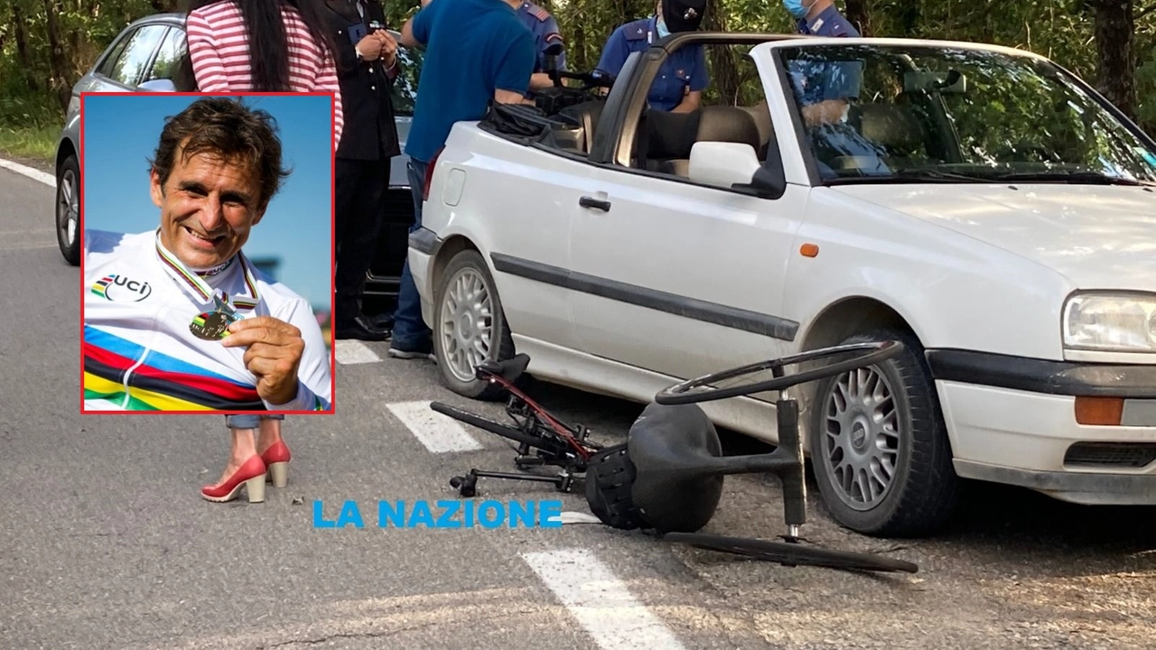 La handbike di Zanardi dopo l'incidente (Foto La Nazione)