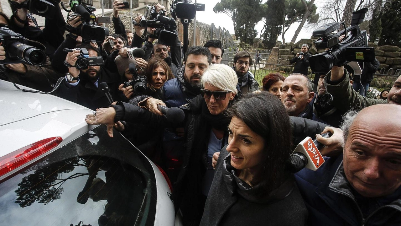 Virginia Raggi al suo arrivo in Campidoglio (Ansa)