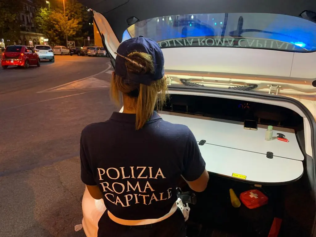 Roma, parcheggiatori abusivi al Circo Massimo: sanzioni per 5mila euro