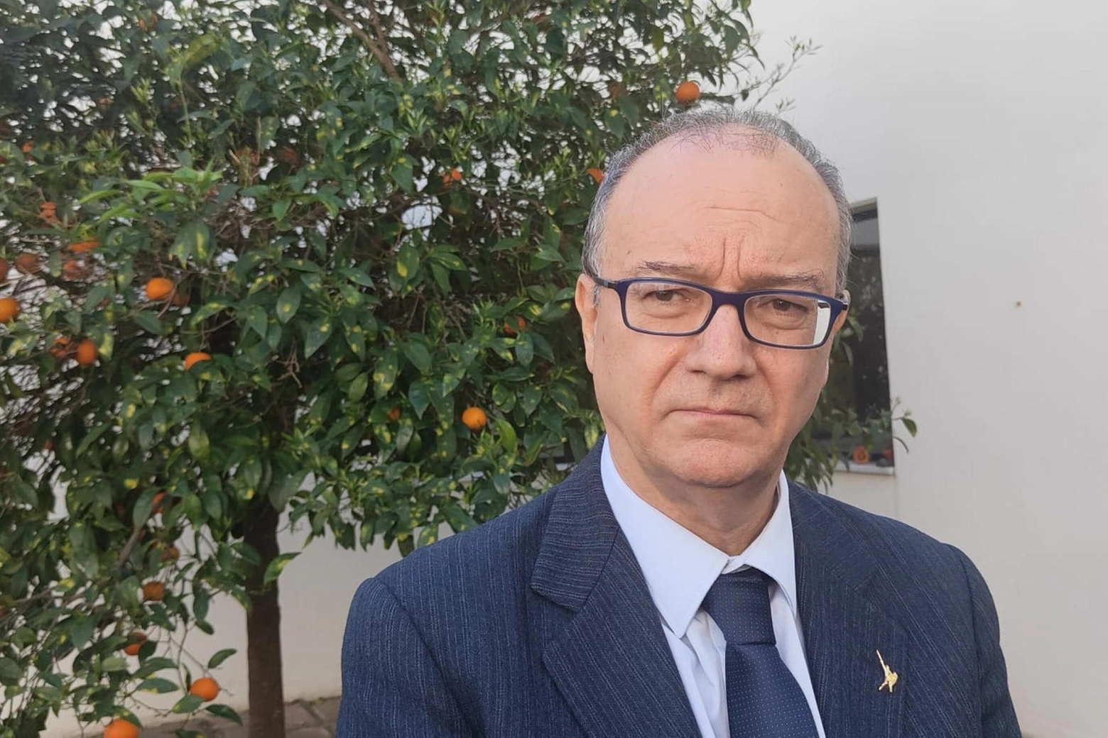 Il ministro dell'Istruzione Giuseppe Valditara ha annunciato una nuova stretta sui telefonini a scuola