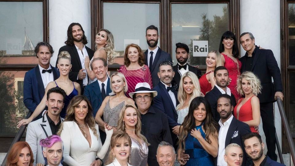 Il cast di Ballando con le stelle 2021 (Ansa)