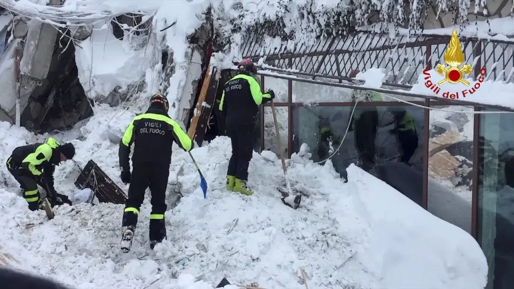 Hotel Rigopiano, "valanga scientificamente prevedibile"