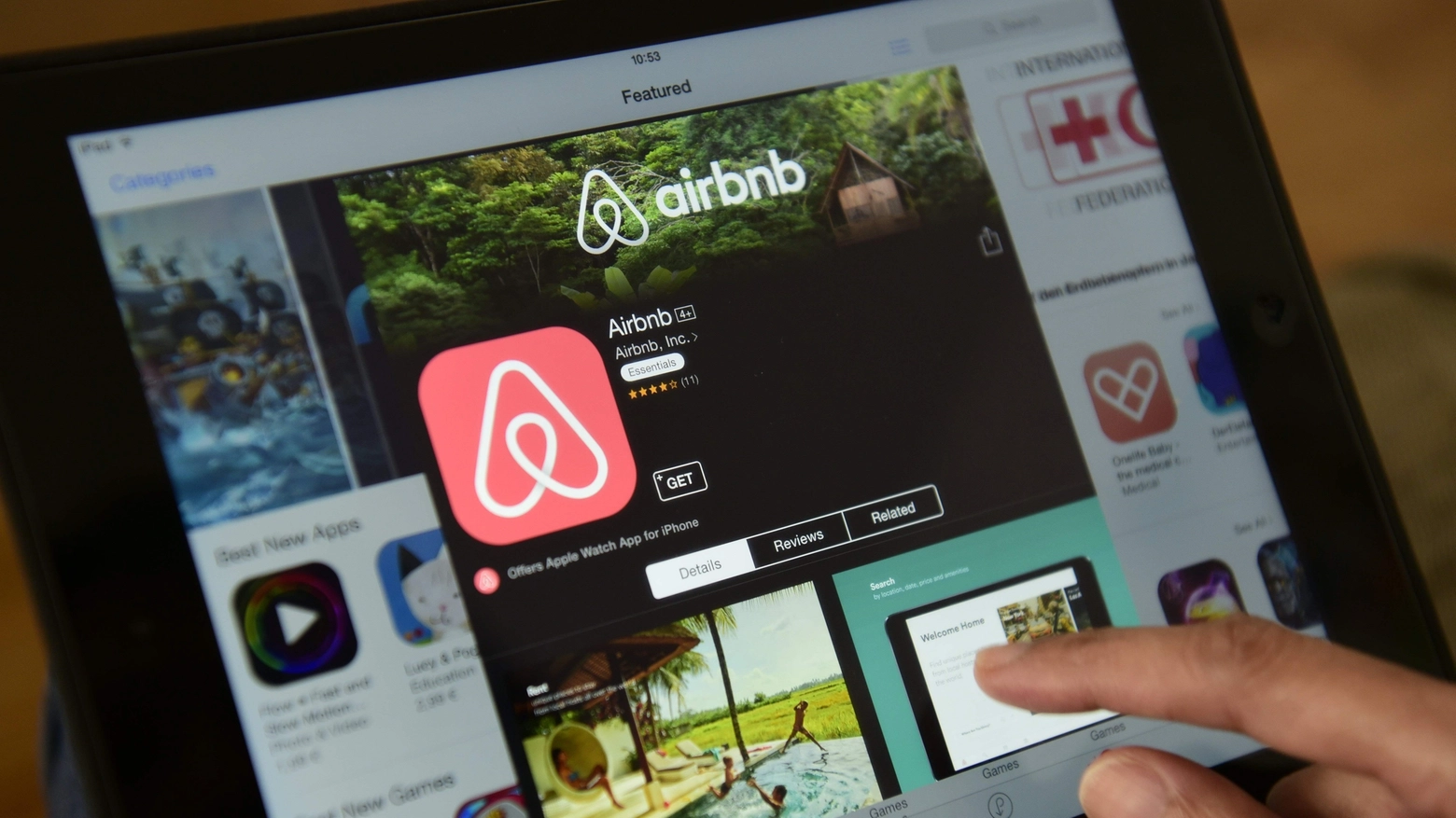 Il sito di Airbnb (Afp)