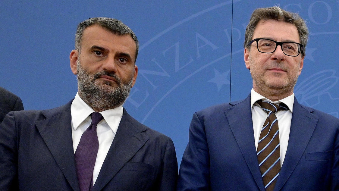 Antonio Decaro, presidente dell'Anci, con il ministro Giancarlo Giorgetti