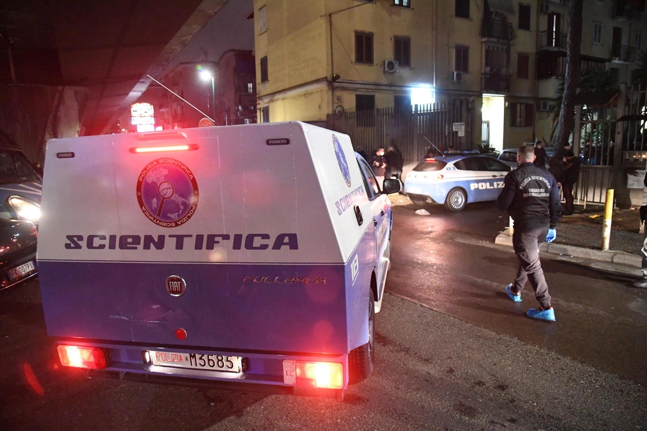 L'arrivo sul posto della Polizia scientifica