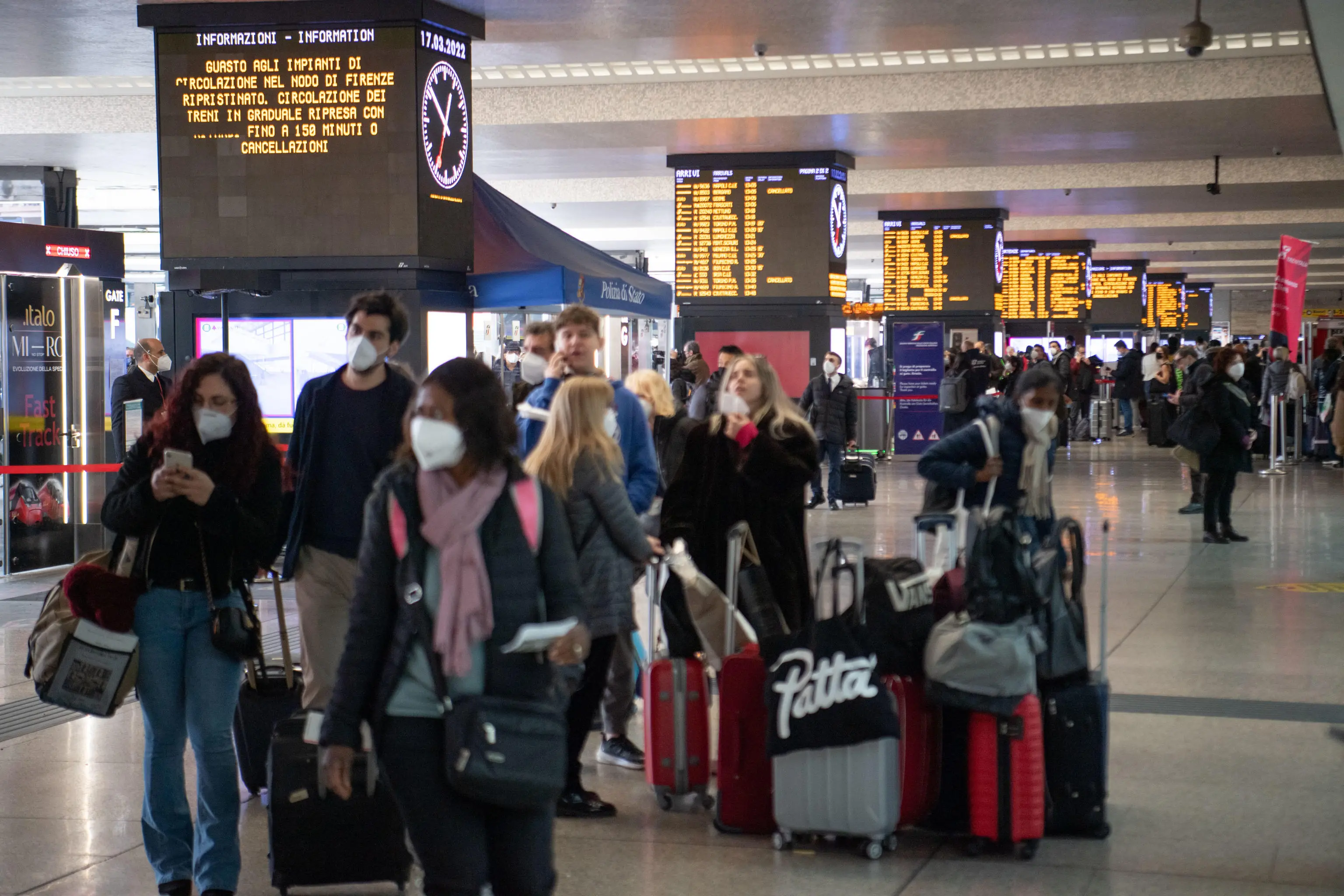 Roma attacco hacker: Stazione Termini monitor fuori uso, biglietterie chiuse