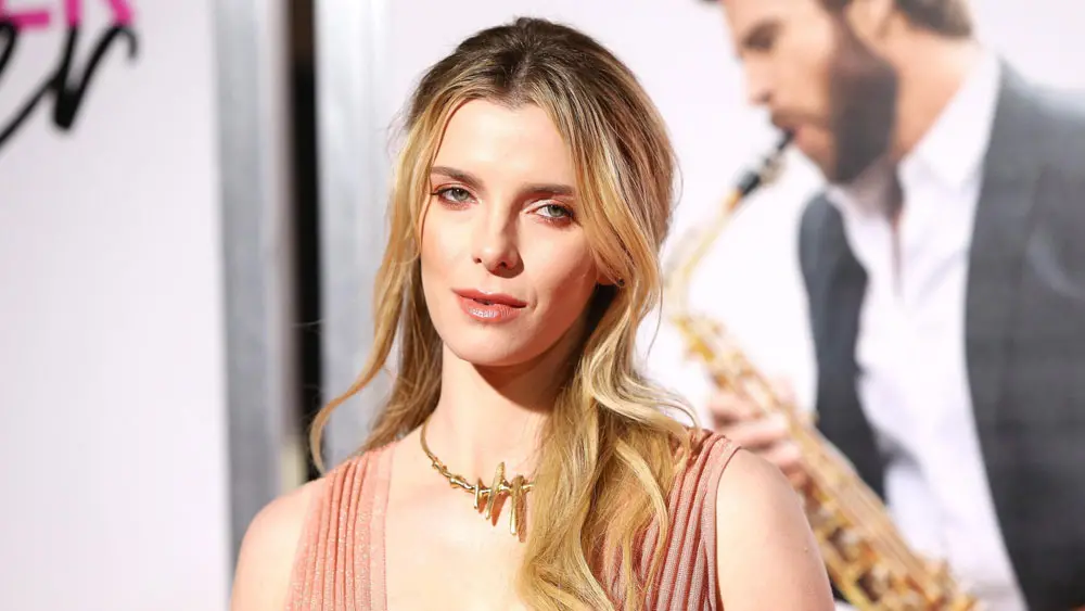 Betty Gilpin sarà Anna Nicole Smith nel film 'Hurricana'