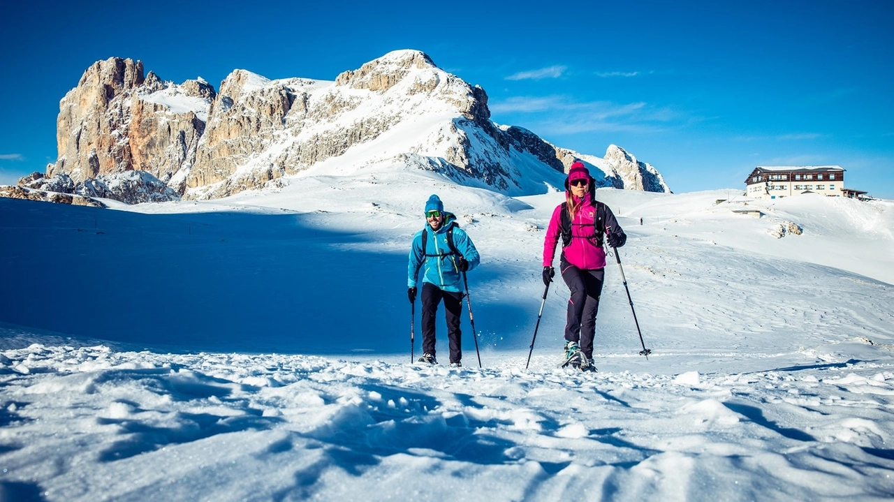 Trentino, nel silenzio della neve con ciaspole e fat bike