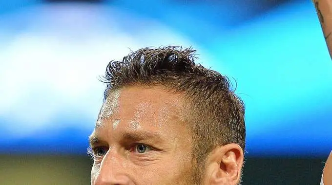 Ovazione S.Siro per Francesco Totti