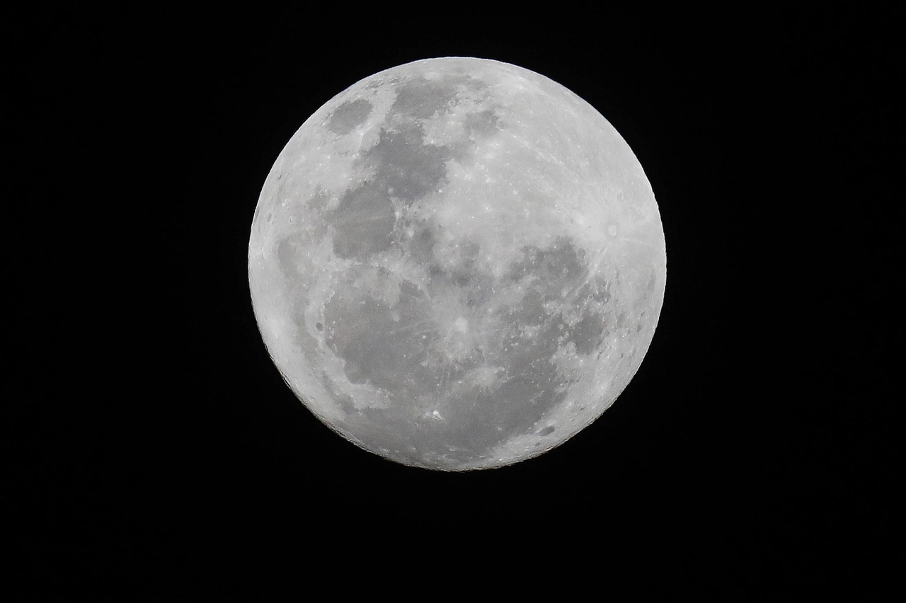 Luna piena (Ansa)