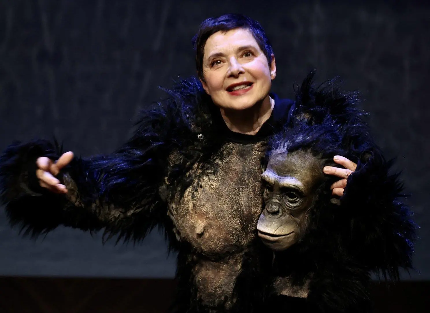 Isabella Rossellini, etologa a teatro: "Con gli animali un dialogo continuo"