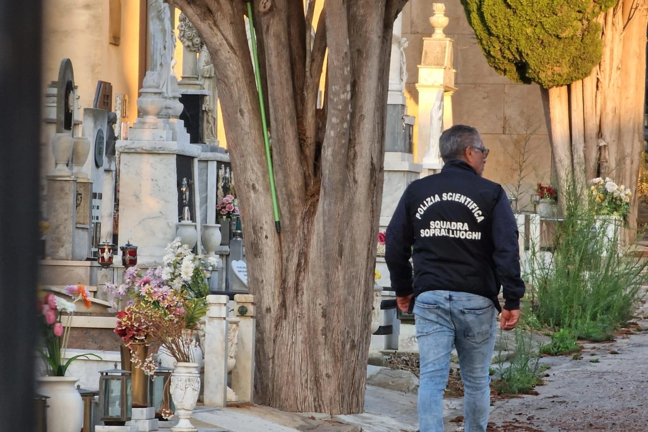 Messina Denaro: cimitero Castelvetrano presidiato