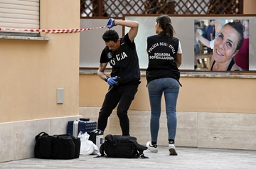 Omicidio Primavalle, infermiera uccisa a coltellate: il corpo trovato nell’androne di un palazzo. L’ex compagno in Questura