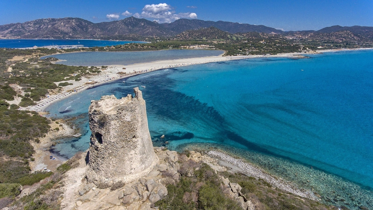 L’incanto della perla del Sud, Villasimius è già sold out: "Spiagge e servizi, c’è tutto"