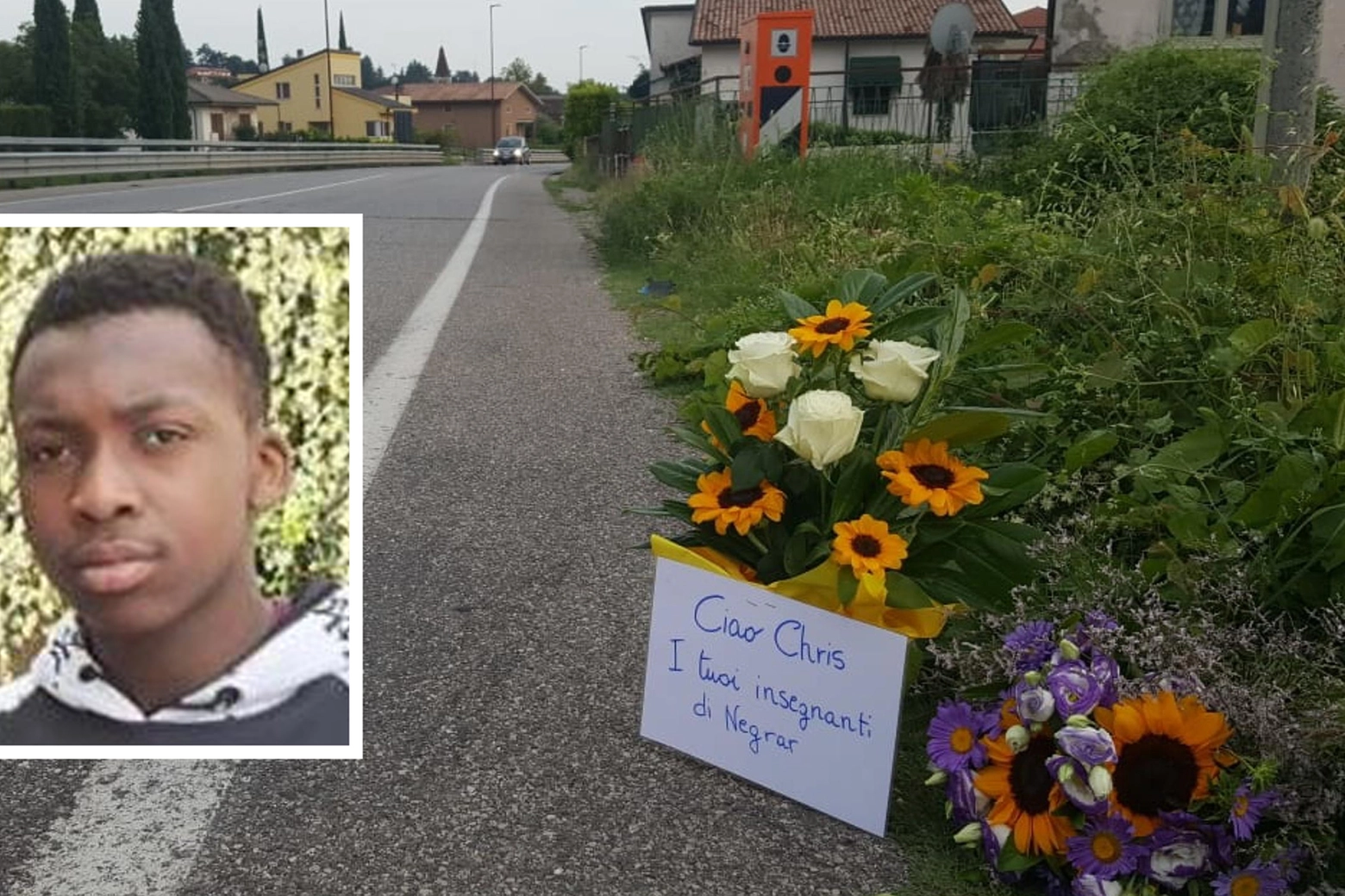 Fiori sulla strada dove è stato investito il 13enne Chris Abom (nel riquadro)