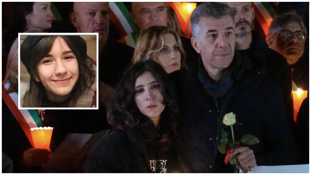 Elena e il padre Gino Cecchettin alla fiaccolata in memoria di Giulia, uccisa dall'ex fidanzato Filippo Turetta