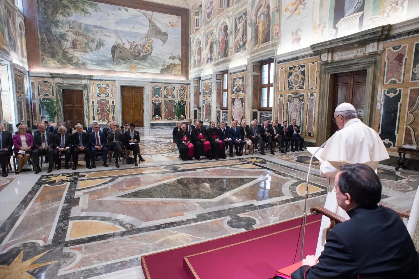 Papa Francesco esorta i petrolieri: l'energia non deve distruggere la civiltà