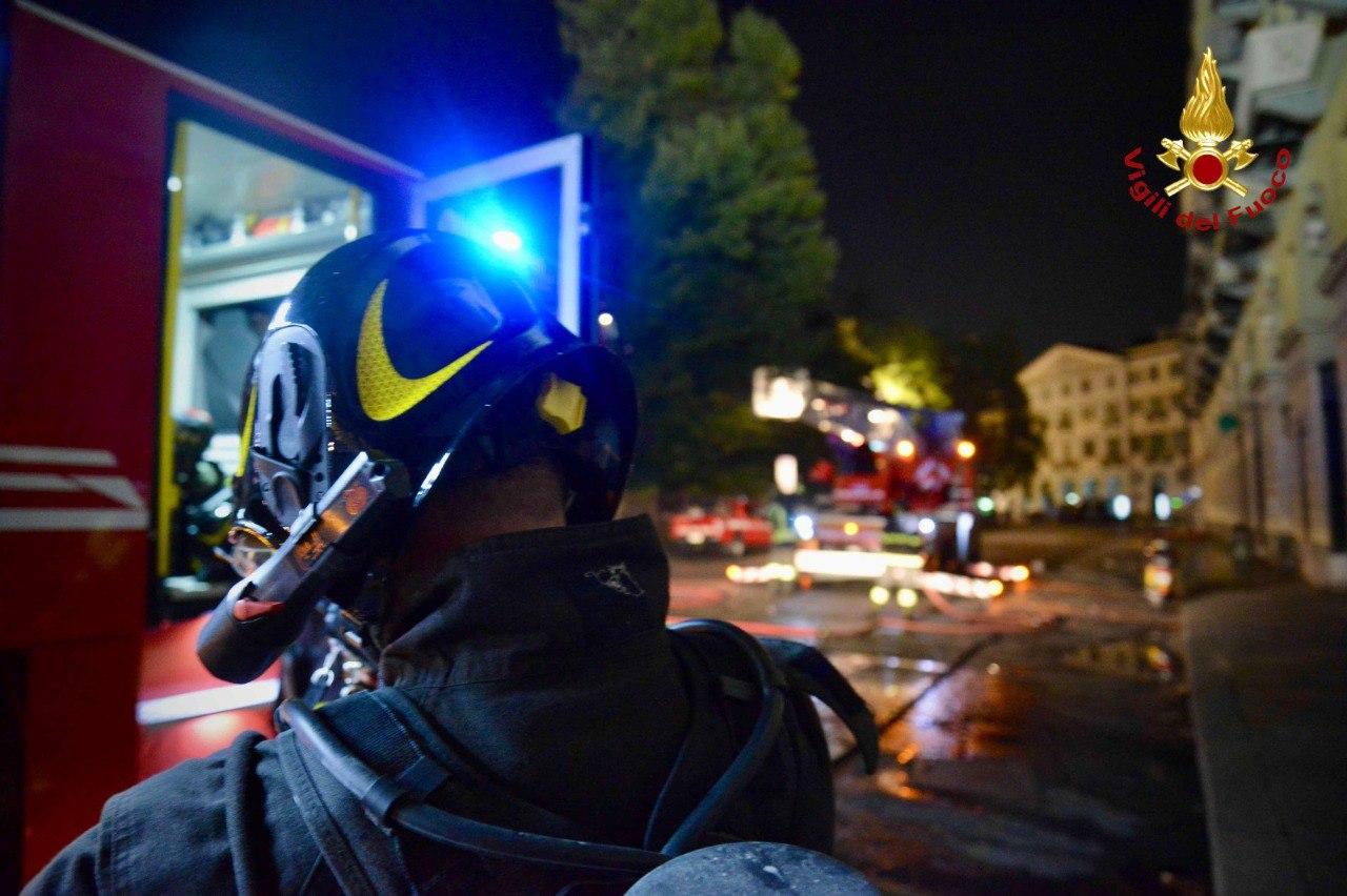 Napoli, Incendio All'alba In Un Appartamento: Due Feriti Gravi