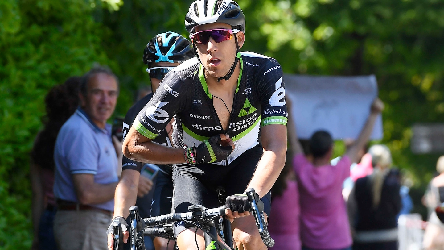 Giro d'Italia 2017, nella foto Omar Fraile (Lapresse)