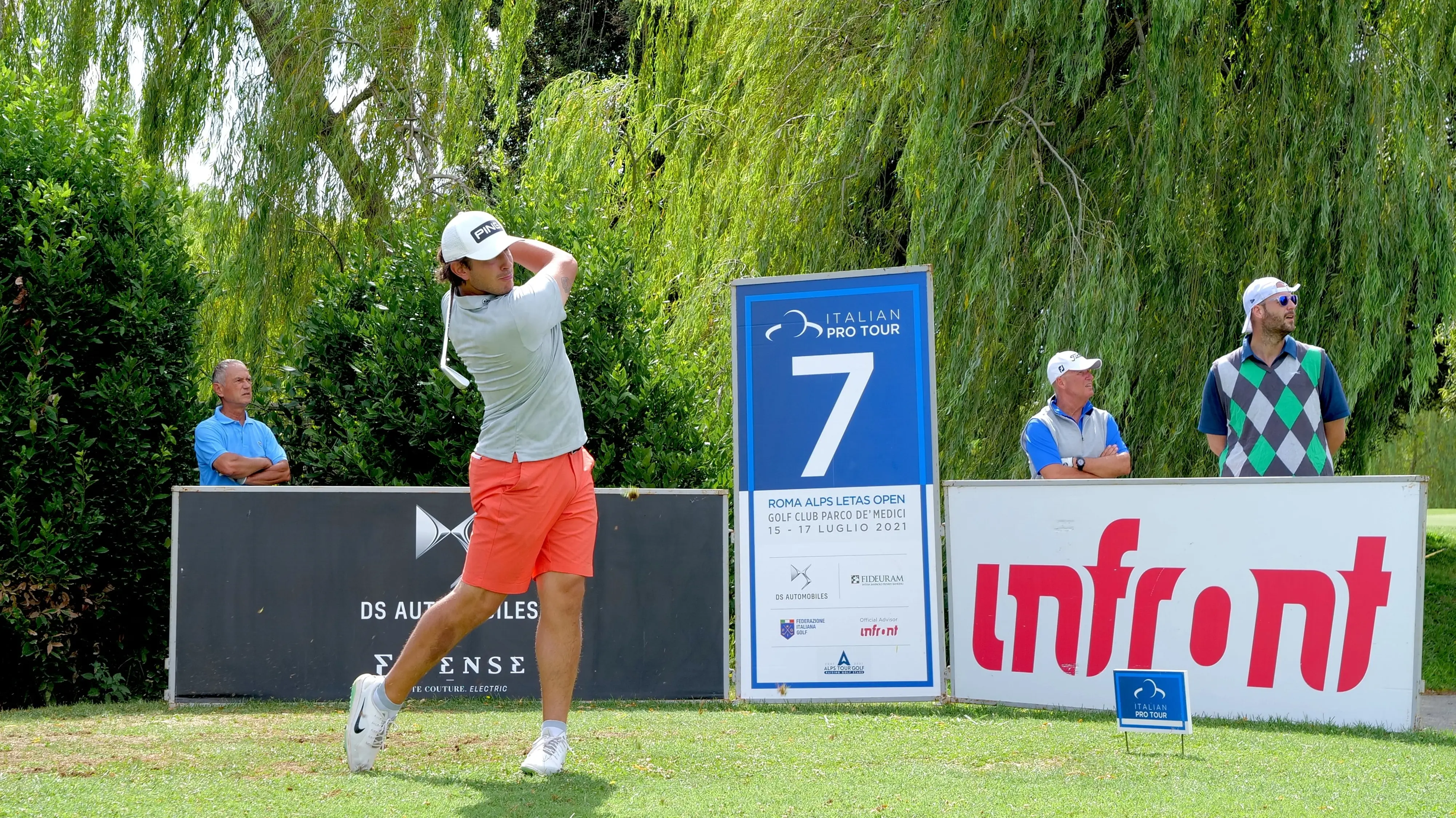 golf, uomini e donne insieme all'Alps Tour