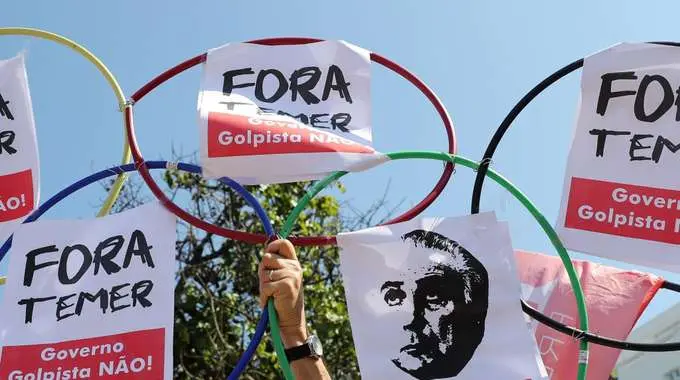 Rio, manifestazione a Copacabana