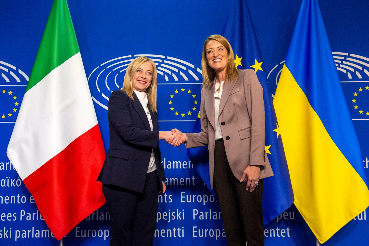 Giorgia Meloni con Roberta Metsola