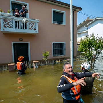 Conselice, il paese palude: acqua sporca e aria fetida. "Rischi per la salute"