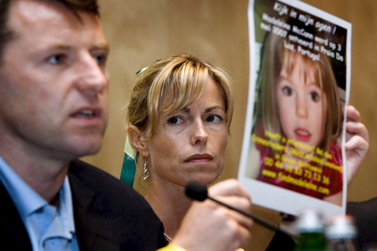 I genitori di Maddie McCann con la foto della bimba