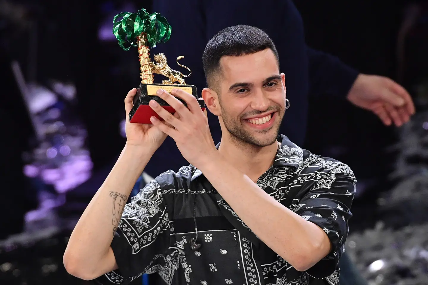 Soldi, soldi? Mahmood vola in streaming