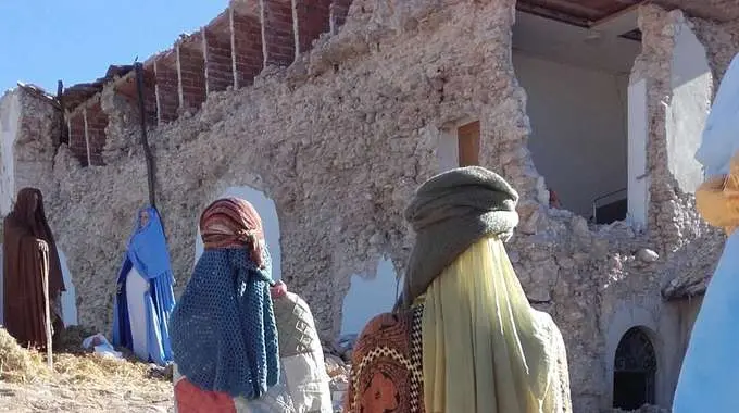 Presepe su macerie Madonna Grazie Norcia