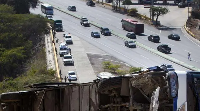 Huracan: incidente stradale a Caracas